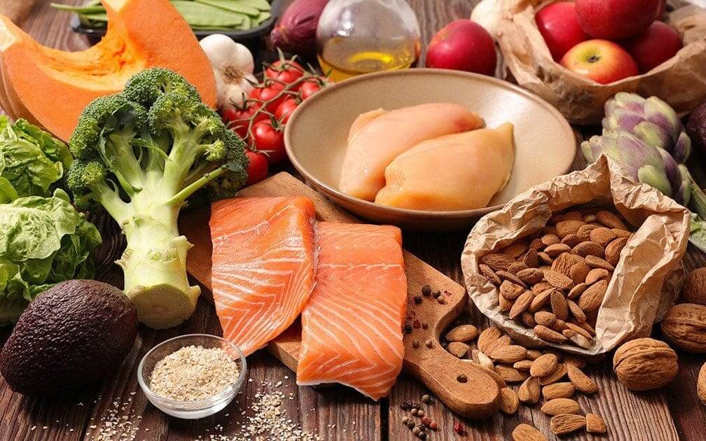 Ăn uống cân bằng - Giảm muối, kiểm soát protein và oxalat