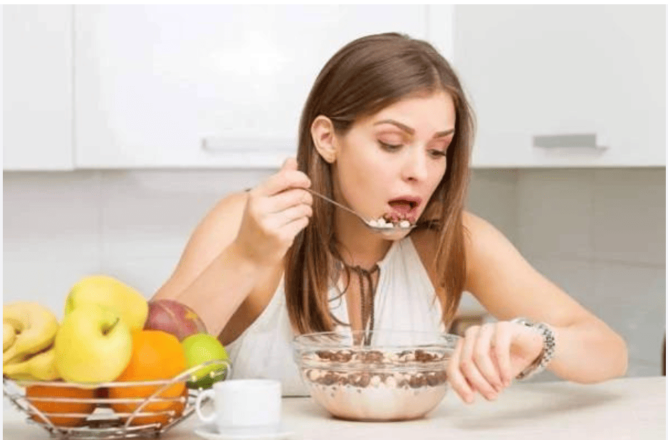 Ăn khuya và ăn sát giờ ngủ