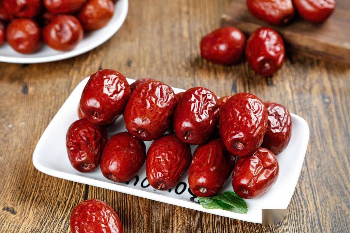 Lợi Ích Khi Ăn Táo Đỏ Đúng Cách