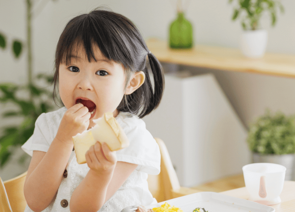 Dinh dưỡng cho trẻ từ 6 – 12 tháng tuổi (giai đoạn ăn dặm)