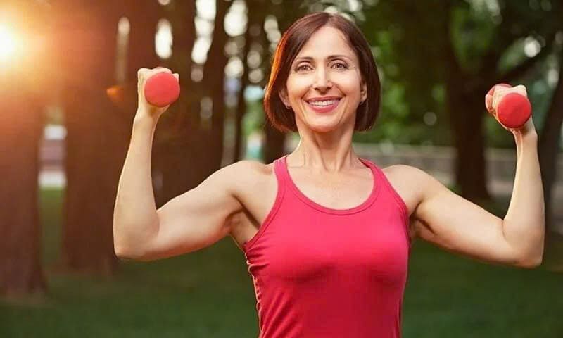 Thực hiện các bài tập chịu lực