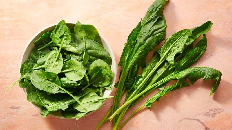 Một số lưu ý khi ăn cải bó xôi