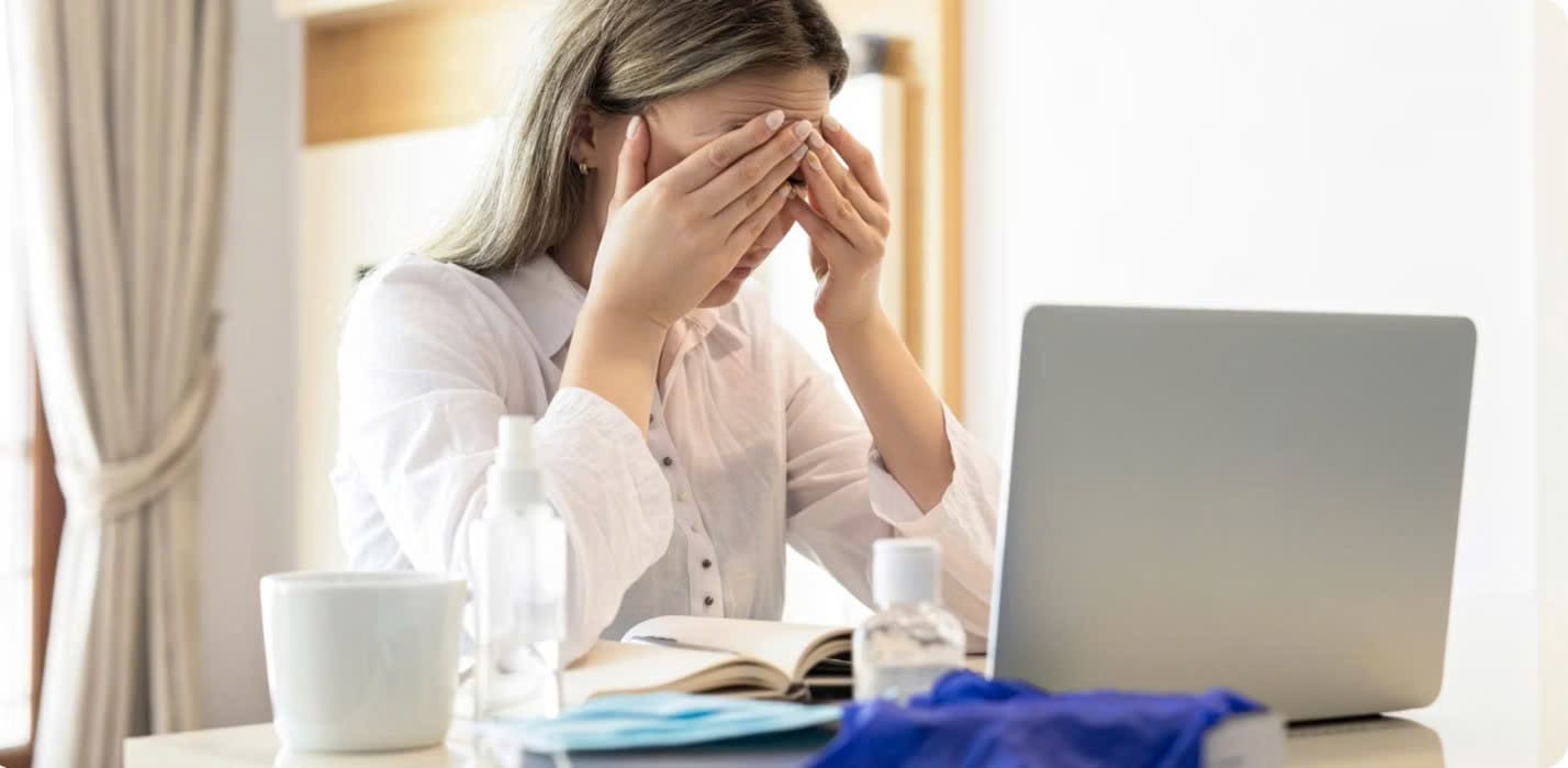 Tâm trạng thay đổi, dễ căng thẳng hoặc trầm cảm